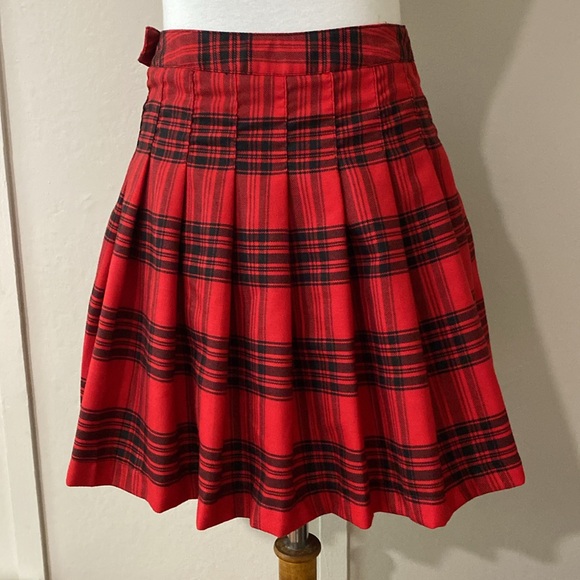 Forever 21 Black and Red Plaid Skirt, Size Small - Picture 3 of 7